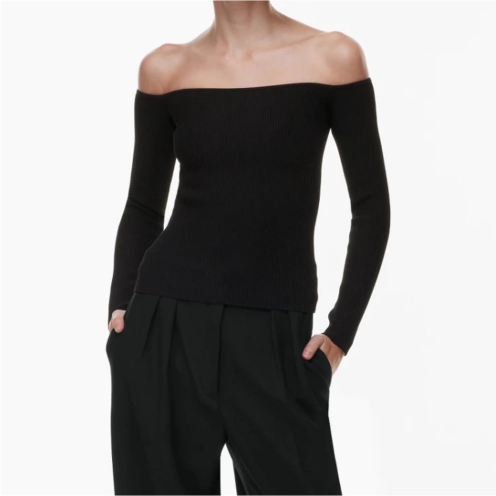 Aritzia Sculpt Knit Black
Bold Long sleeve Size XS
